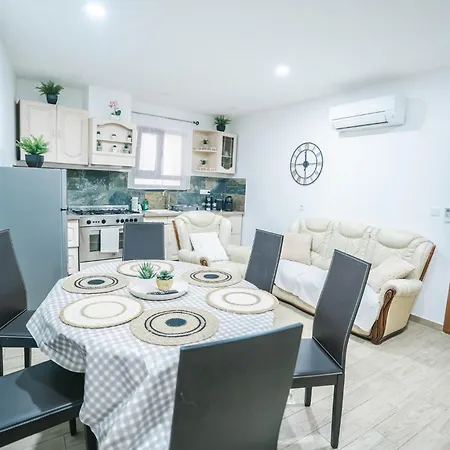 6 People 3 Bedrooms Comfort And Tranquility Puicheric